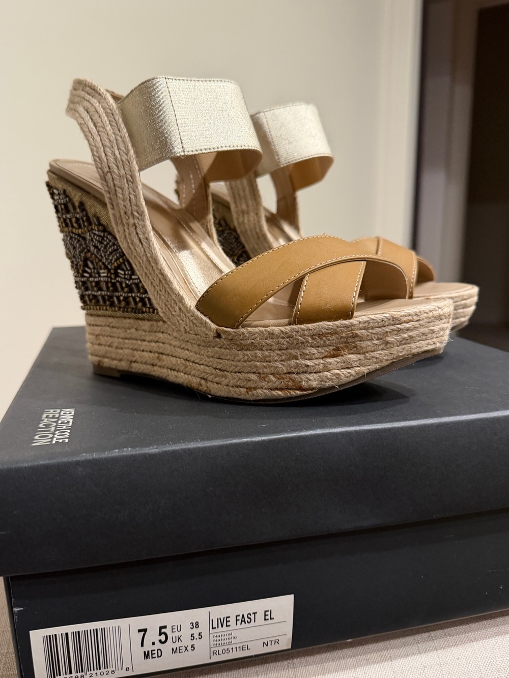 Kenneth Cole Reaction Live Fast Beaded Espadrille Wedges – Size 7.5